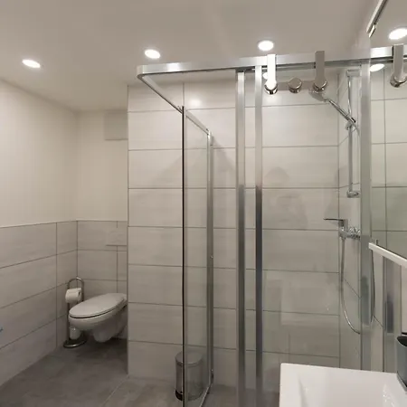 Zimmervermietung Projektentwicklungs Gmbh 3 * Ranshofen